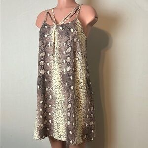 Entro Dress Women’s Spaghetti Strap Mini Dress Lined. Size L